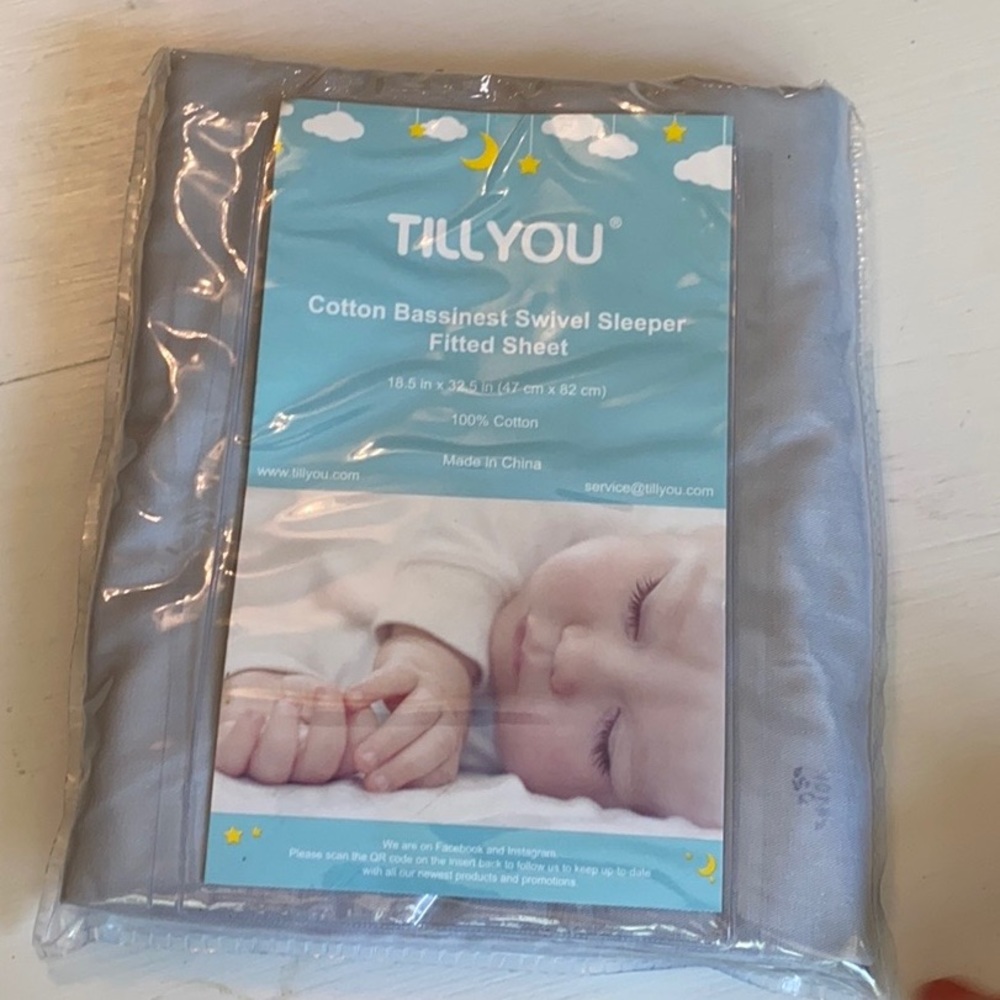 Swivel Sleeper Bassinet Sheet, NEW